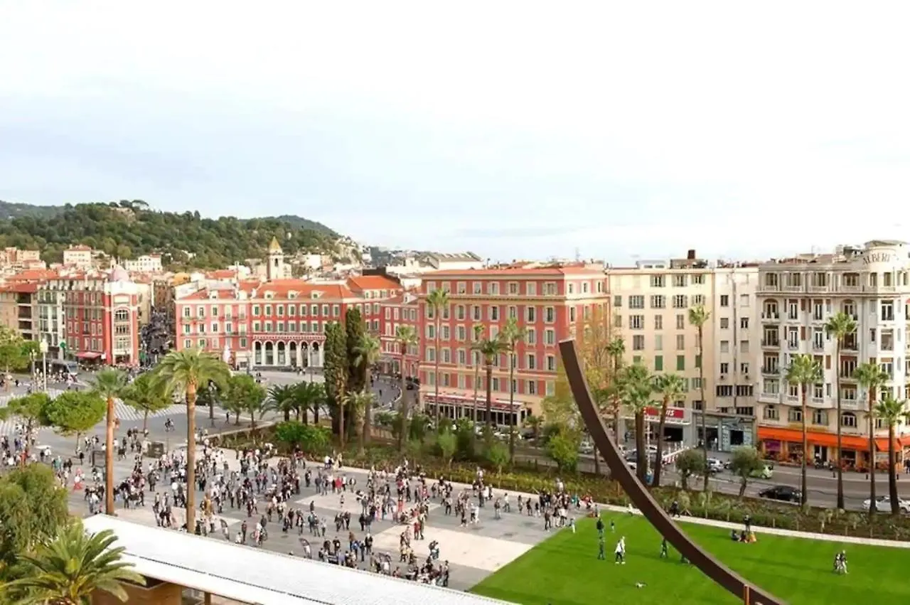 Feel Home - France 15 Nice 0*,